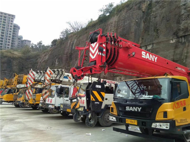 治多县吊车出租按什么计费？台班费、单次费、里程费怎么算？