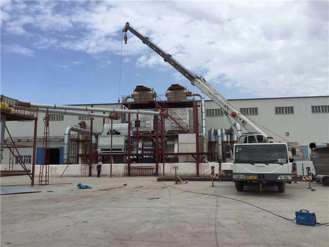 治多县“手脚齐动”—— 吊车的 “协同作业” 技术