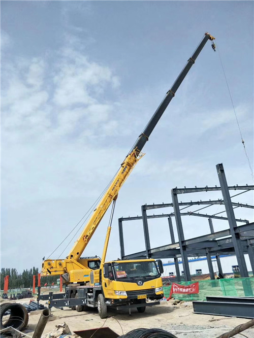 治多县超高层建筑钢结构吊装案例